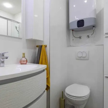 Kastel Stari Sunny Downtown With Terrace - One Bedroom With Terrace Kaštela